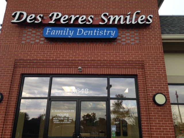 Front of Building for Des Peres Smiles in Des Peres, MO